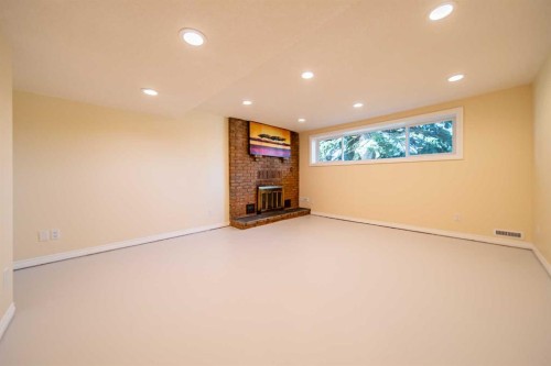 116 Queensland Place Se, Calgary, AB 