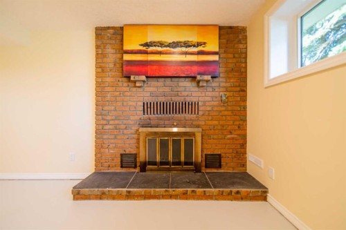 116 Queensland Place Se, Calgary, AB 