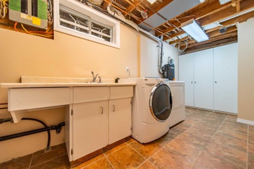 116 Queensland Place Se, Calgary, AB 
