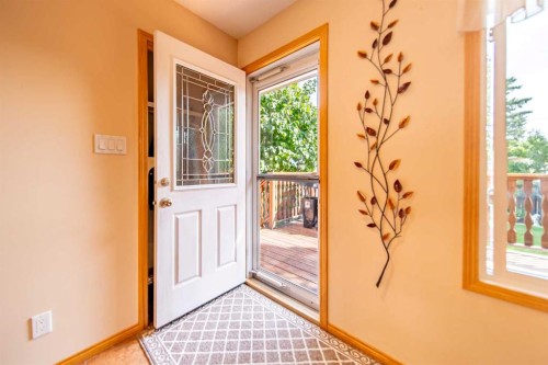 116 Queensland Place Se, Calgary, AB 