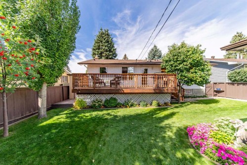 116 Queensland Place Se, Calgary, AB 