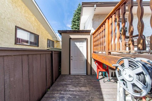 116 Queensland Place Se, Calgary, AB 