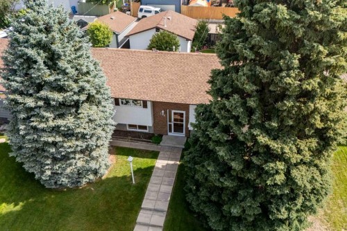 116 Queensland Place Se, Calgary, AB 
