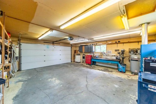 116 Queensland Place Se, Calgary, AB 