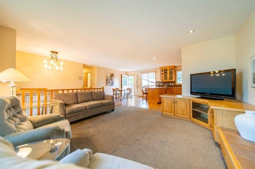 116 Queensland Place Se, Calgary, AB 