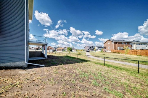 65 Lakes Estates Circle, Strathmore, AB 