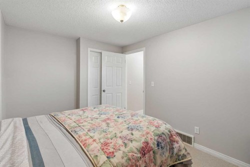 2046 New Brighton Gardens Se, Calgary, AB 