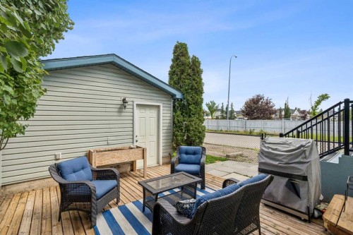 2046 New Brighton Gardens Se, Calgary, AB 
