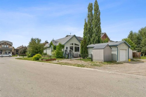 2046 New Brighton Gardens Se, Calgary, AB 