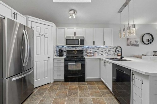 2046 New Brighton Gardens Se, Calgary, AB 