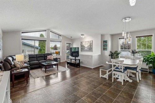 2046 New Brighton Gardens Se, Calgary, AB 