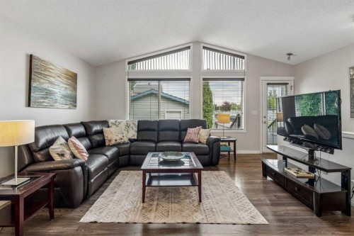 2046 New Brighton Gardens Se, Calgary, AB 
