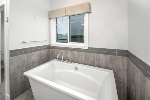 282 Masters Avenue Se, Calgary, AB 