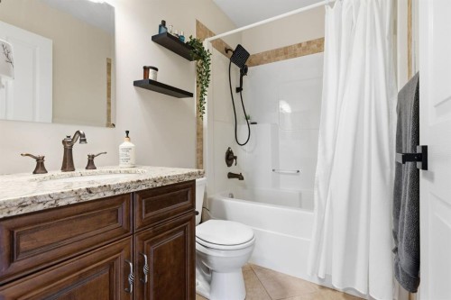 112 Drake Landing Common, Okotoks, AB 