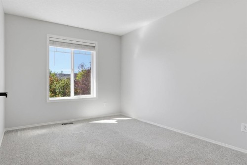 112 Drake Landing Common, Okotoks, AB 