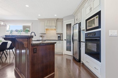 112 Drake Landing Common, Okotoks, AB 
