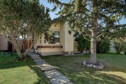 31 Castledale Way NE Calgary, AB T3J 1X6