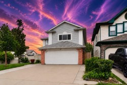 67 Douglas Ridge View SE Calgary, AB T2Z 3C3