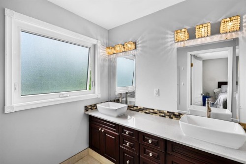 67 Douglas Ridge View Se, Calgary, AB 