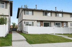 22-740 Bracewood Drive SW Calgary, AB T2W 3N3