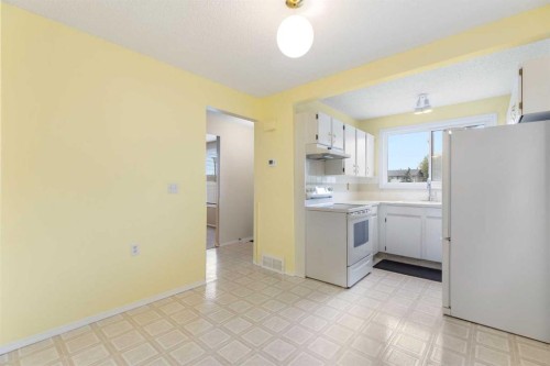 22-740 Bracewood Drive Sw, Calgary, AB 