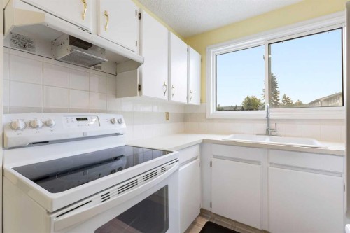 22-740 Bracewood Drive Sw, Calgary, AB 