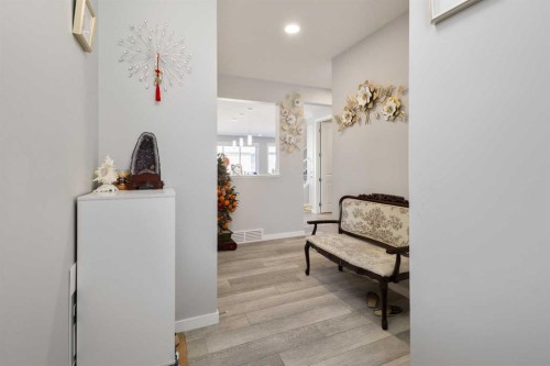 35 Lucas Passage Nw, Calgary, AB 