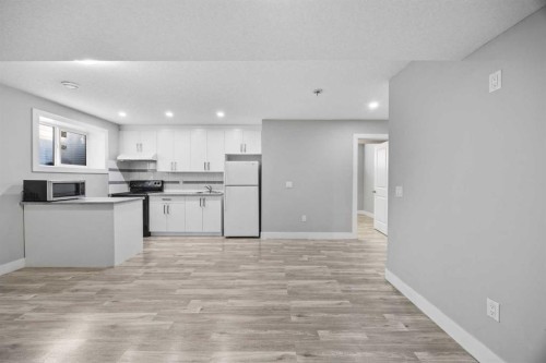 38 Seton Manor Se, Calgary, AB 