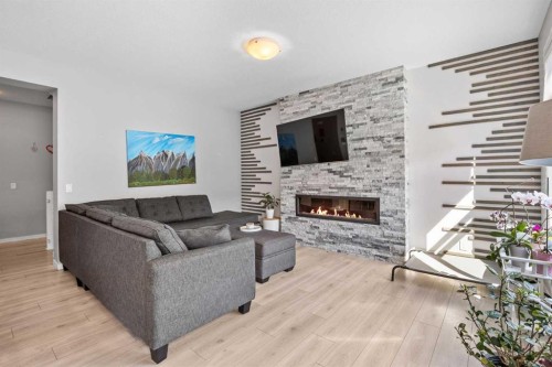 38 Seton Manor Se, Calgary, AB 