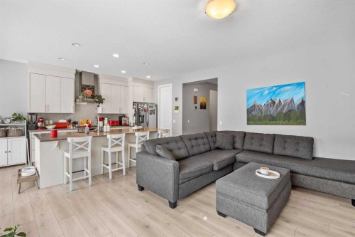 38 Seton Manor Se, Calgary, AB 