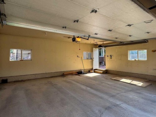 23 Brown Crescent Nw, Calgary, AB 
