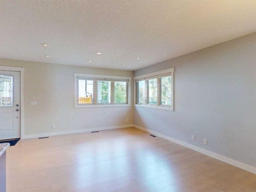 23 Brown Crescent Nw, Calgary, AB 