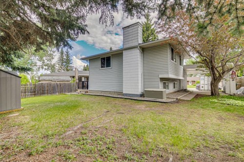 28 Cantrell Bay Sw, Calgary, AB 
