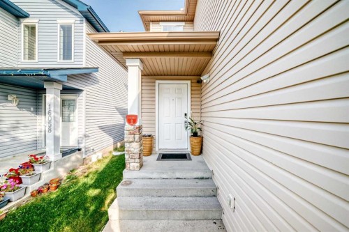 16062 Everstone Road Sw, Calgary, AB 