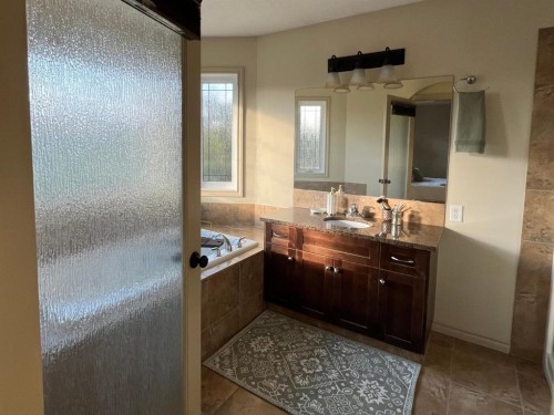 226 Gateway Manor SOUTH, Lethbridge, AB T1K 5S1 5