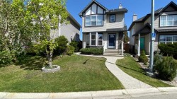 132 Cranberry Lane SE Calgary, AB T3M 0L7