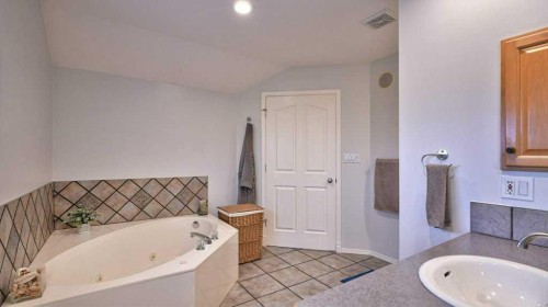 82 Mt Douglas Circle Se, Calgary, AB 