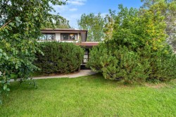 24 Mapleglade Close SE Calgary, AB T2J 2G9