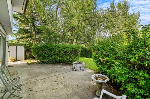 24 Mapleglade Close Se, Calgary, AB 