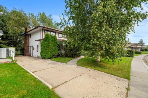 24 Mapleglade Close Se, Calgary, AB 
