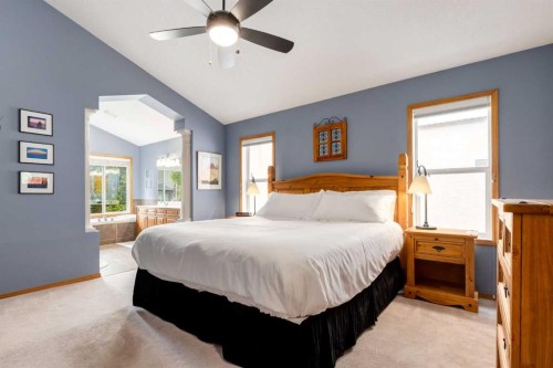 133 Strathlea Court Sw, Calgary, AB 