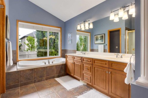 133 Strathlea Court Sw, Calgary, AB 