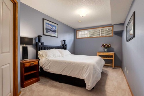 133 Strathlea Court Sw, Calgary, AB 