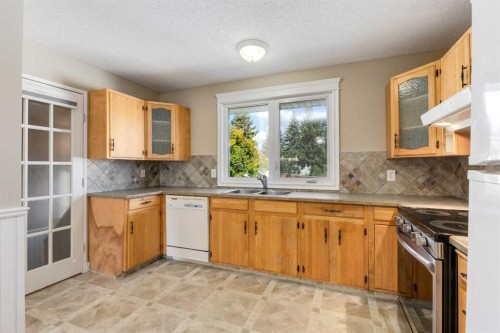728 Canfield Place Sw, Calgary, AB 