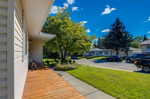 728 Canfield Place Sw, Calgary, AB 