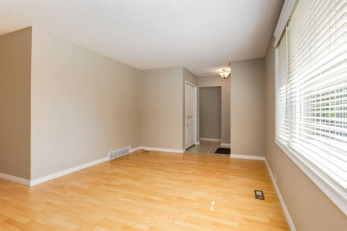 728 Canfield Place Sw, Calgary, AB 