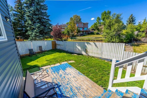 135 Sandarac Place Nw, Calgary, AB 