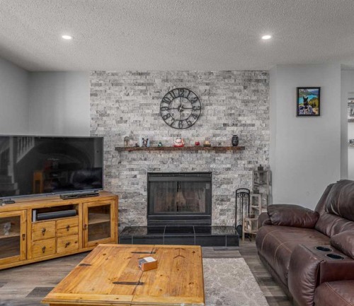 135 Sandarac Place Nw, Calgary, AB 