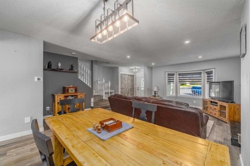 135 Sandarac Place Nw, Calgary, AB 