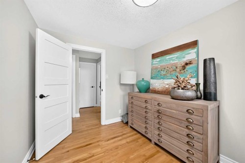 2275 Flanders Avenue Sw, Calgary, AB 